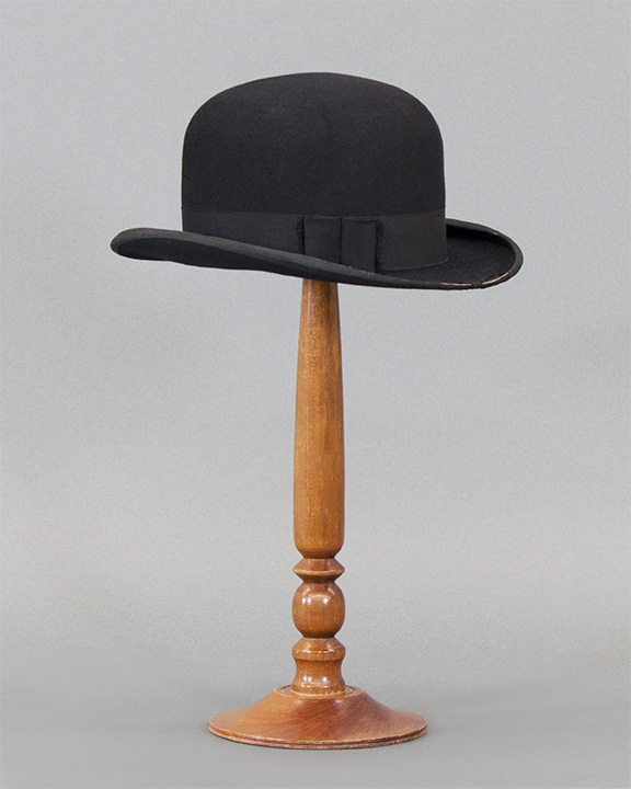 1900s black felted wool bowler hat
