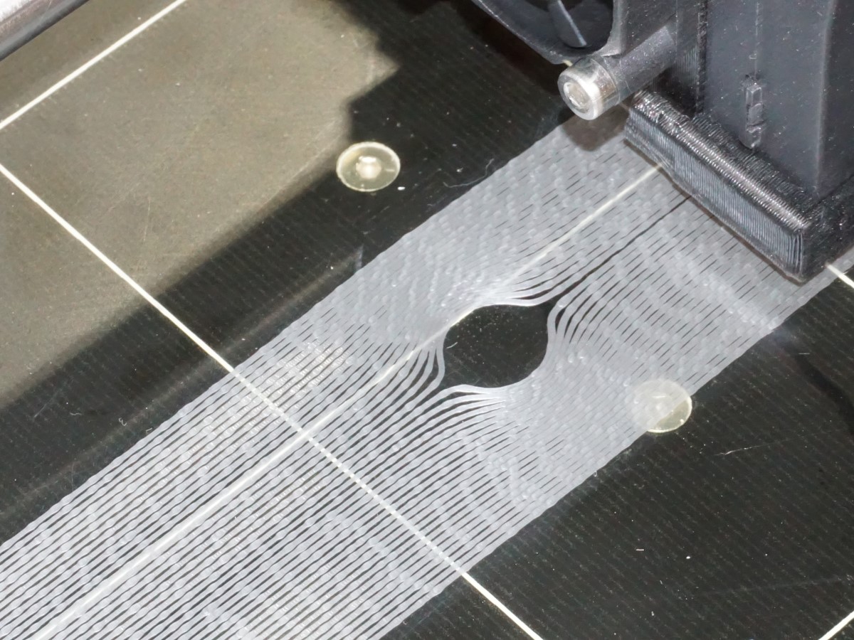 A curvilinear layer being printed