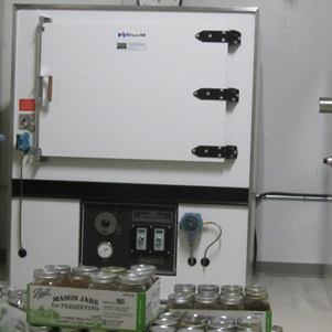 Biofuel samples in front of a MTS oven