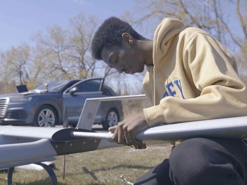 https://www.torontomu.ca/news-events/news/2020/06/how-ryerson-students-are-designing-drones-to-fly-covid-19-supplies-to-remote-communities/